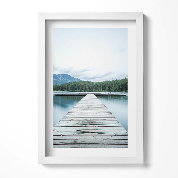 Obraz s rámem elegantní Dřevěné molo na jezeře v horách