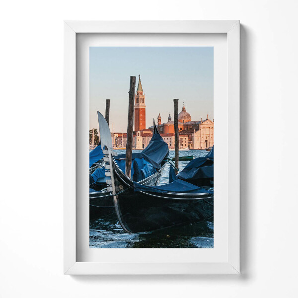 Obraz s rámem elegantní Benátské gondoly na vodě, Itálie