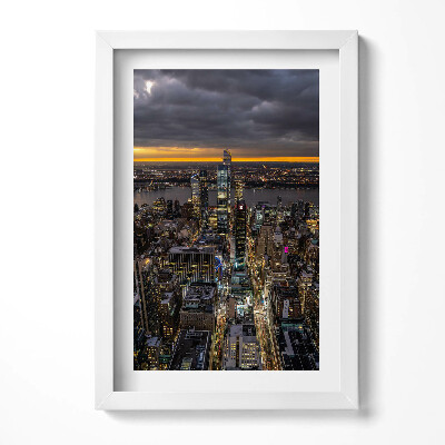 Obraz s rámem elegantní Městská architektura z ptačí perspektivy v noci