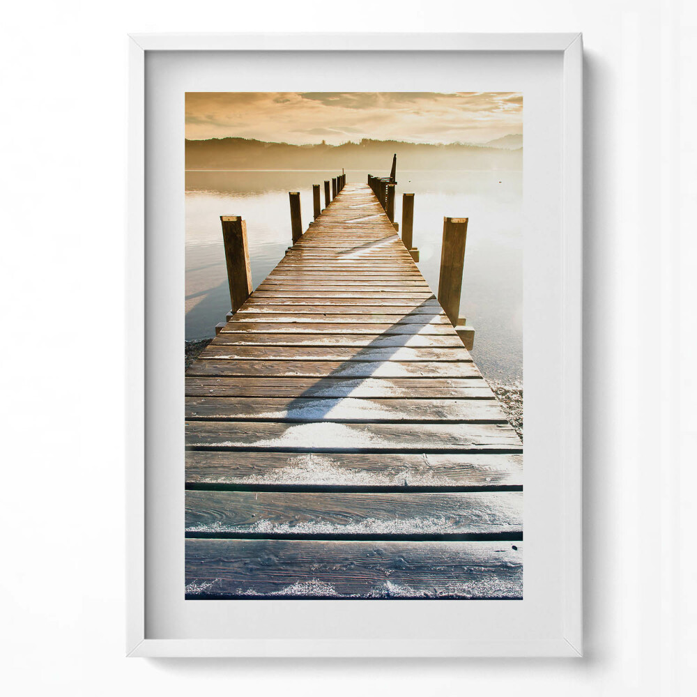 Obraz v rámu dekorativní Dřevěný most přes vodu