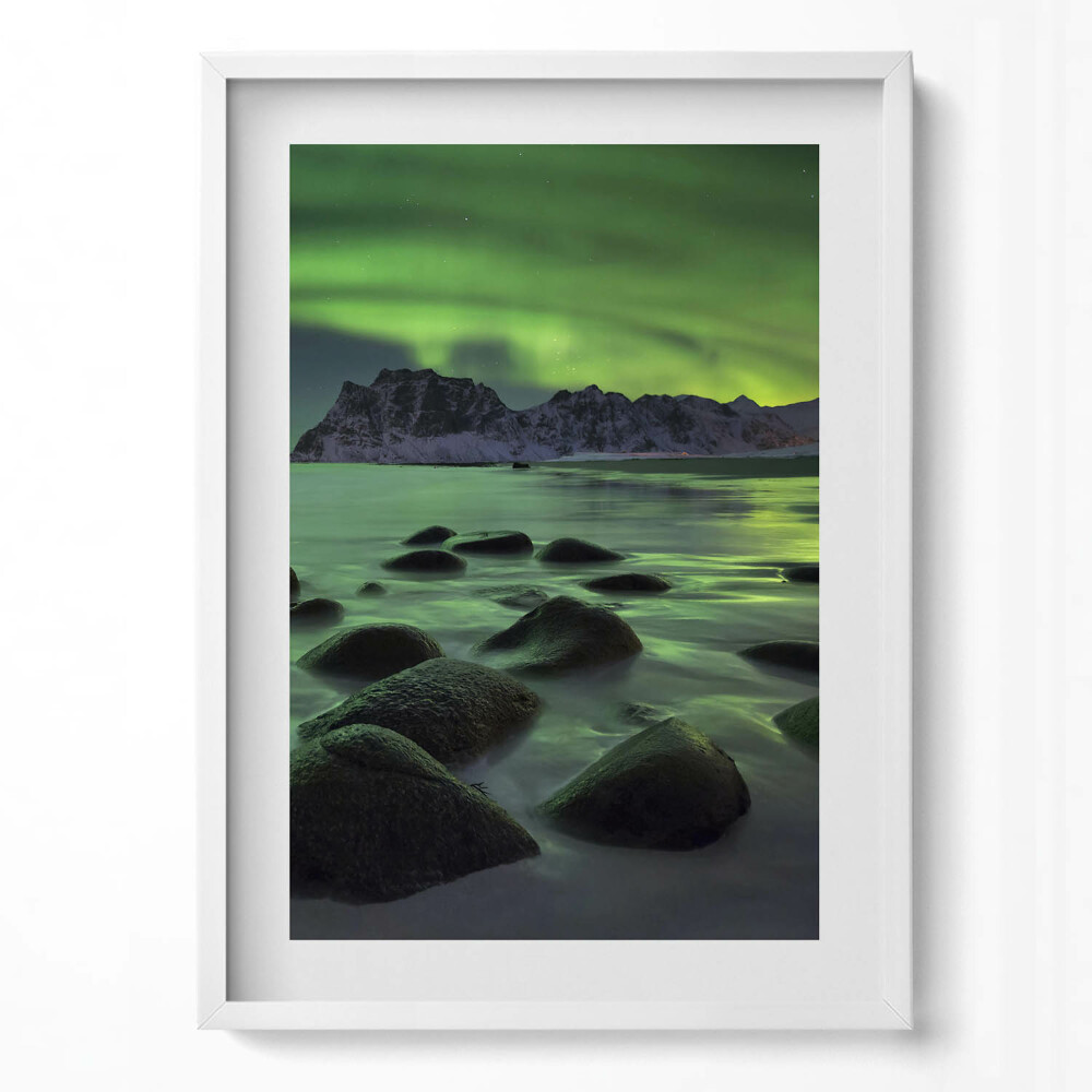 Obraz v rámu dekorativní Polární záře - zelená krajina