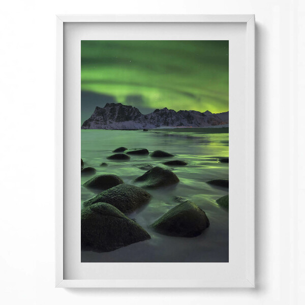 Obraz v rámu dekorativní Polární záře - zelená krajina