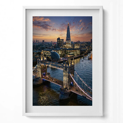 Obraz v rámu dekorativní London Bridge večer z ptačí perspektivy