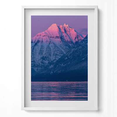 Obraz v rámu dekorativní Zimní krajina hor a vody