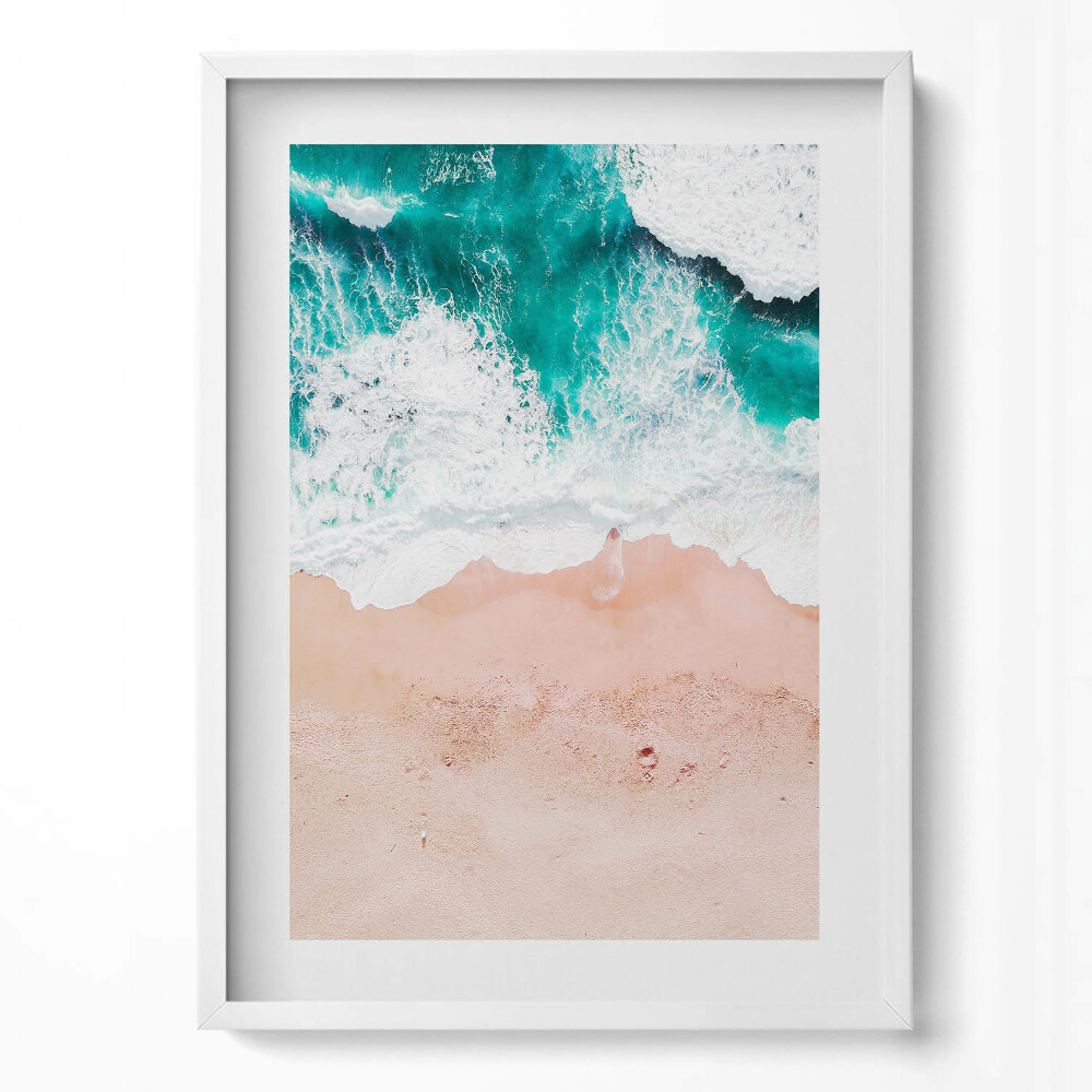 Obraz v rámu dekorativní Mořské vlny na pláži z ptačí perspektivy