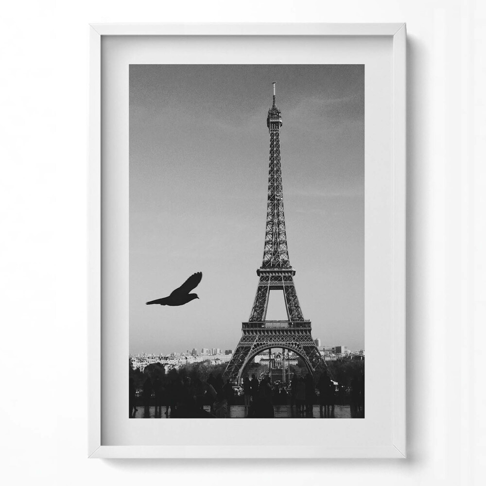 Obraz v rámu dekorativní Eiffelova věž a létající pták Paříž