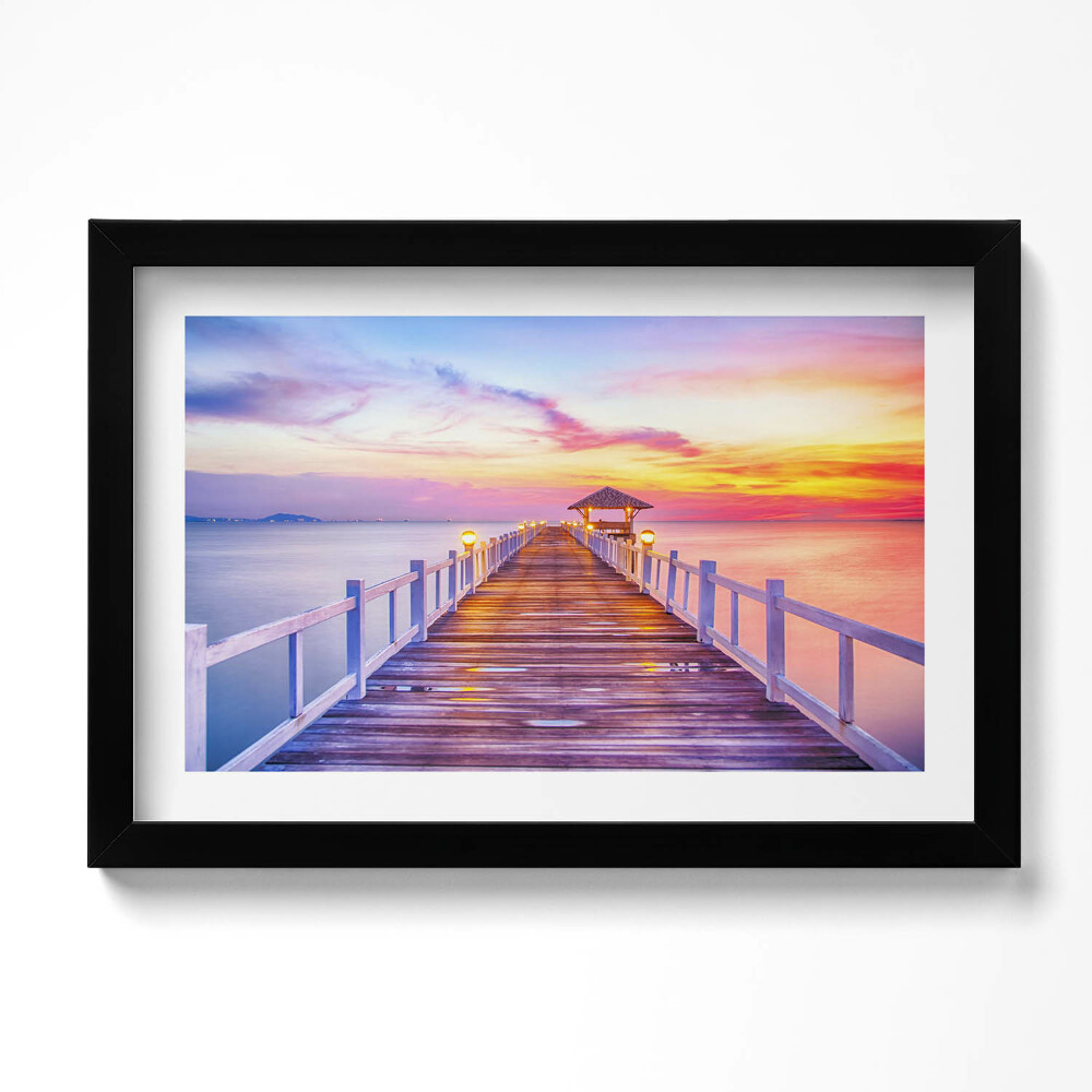 Obraz s rámem dekorativní Zalesněný most v přístavu