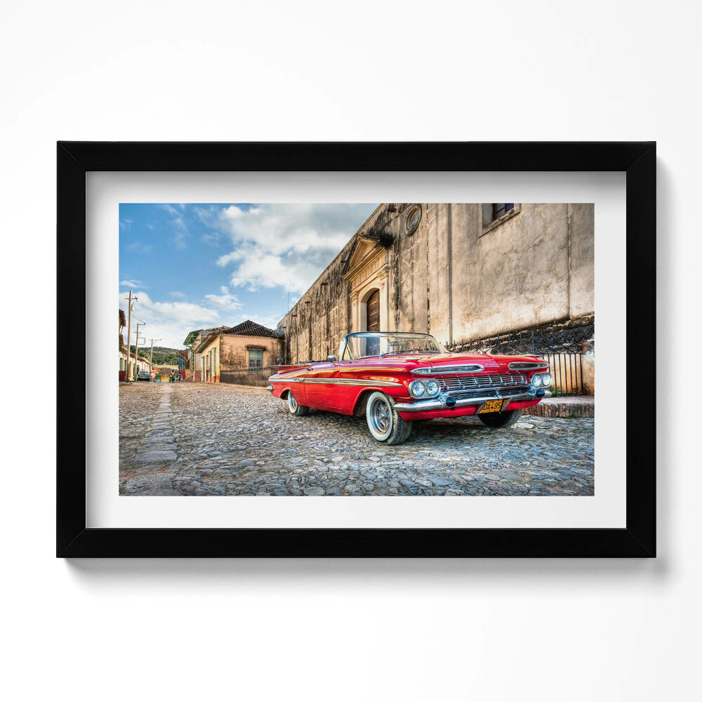 Obraz s rámem dekorativní Červené staré auto v kolumbijské čtvrti
