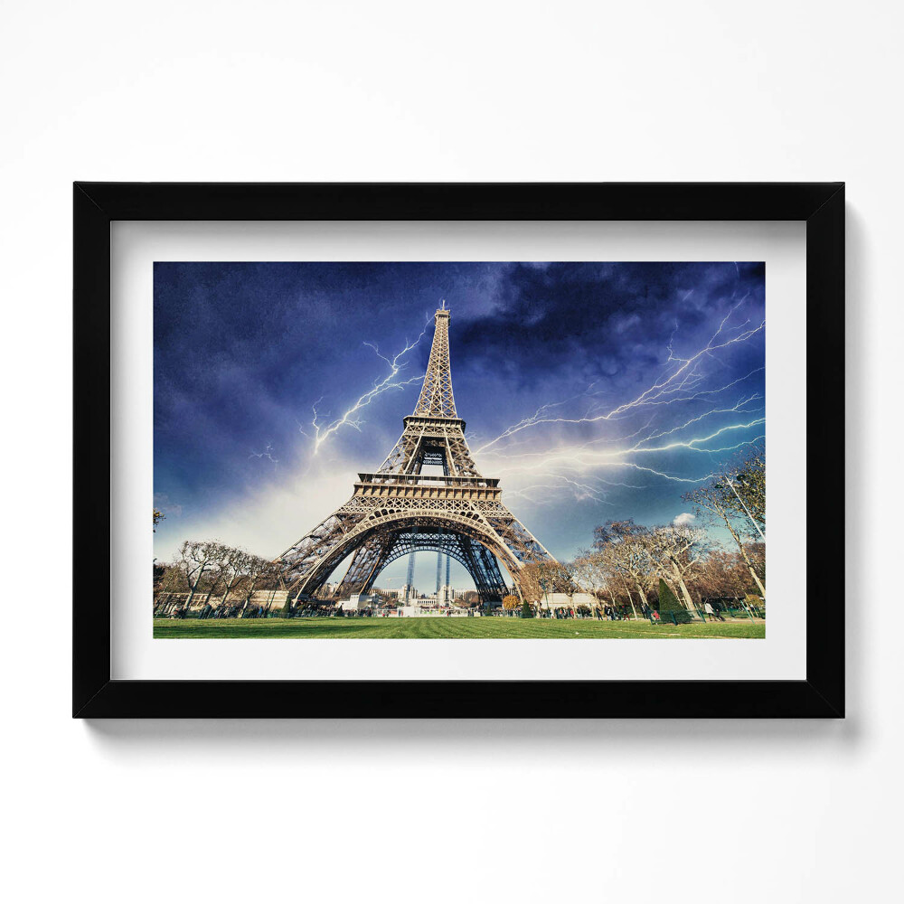 Obraz s rámem dekorativní Eiffelova věž, blesky a bouře