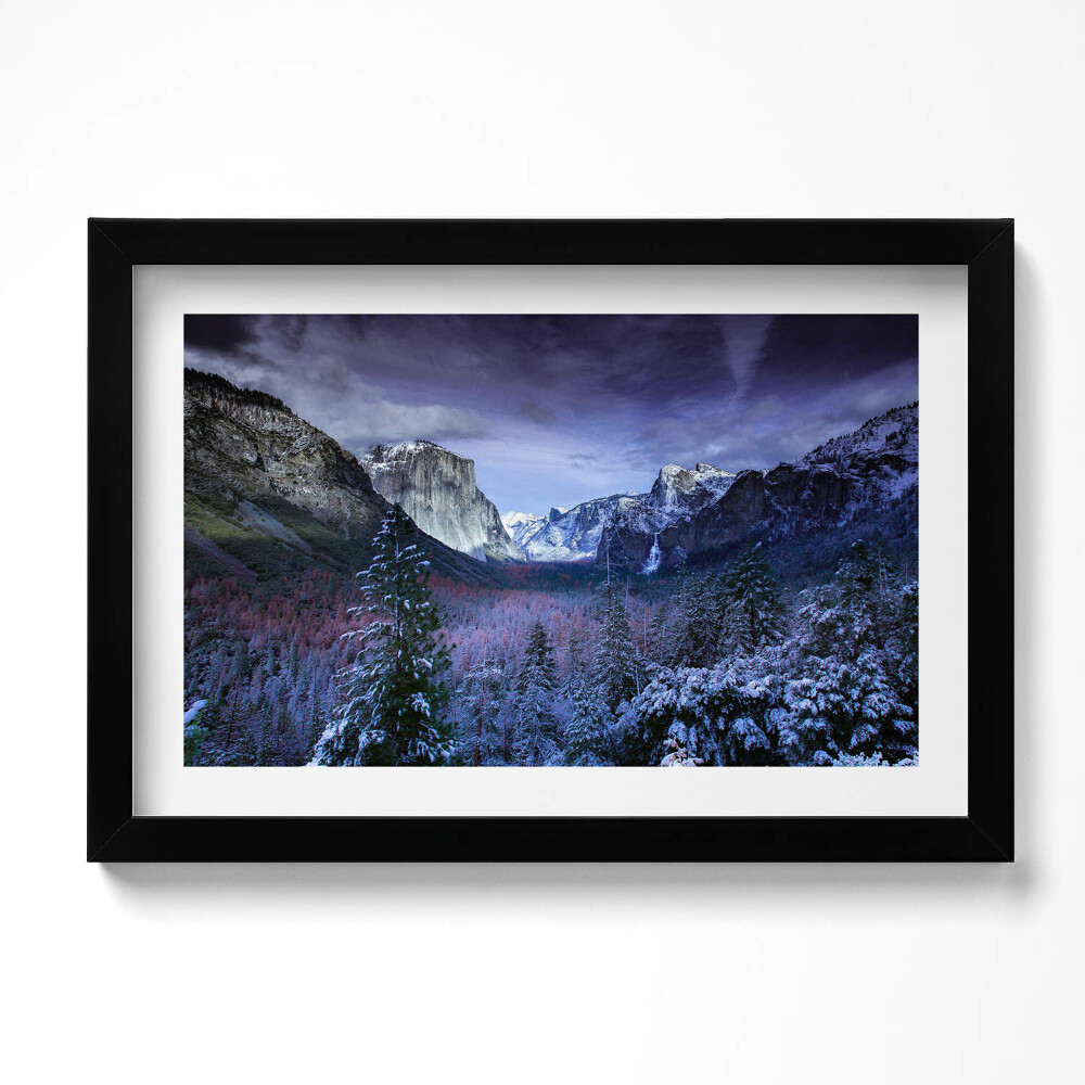 Obraz s rámem dekorativní Zimní krajina hor a lesa