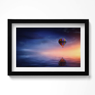 Obraz s rámem dekorativní Balón nad vodou