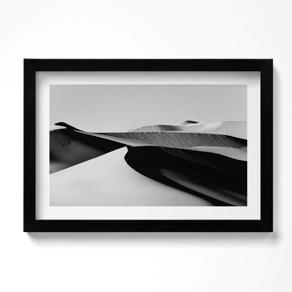 Obraz s rámem dekorativní Černá a bílá minimalistická pouštní krajina