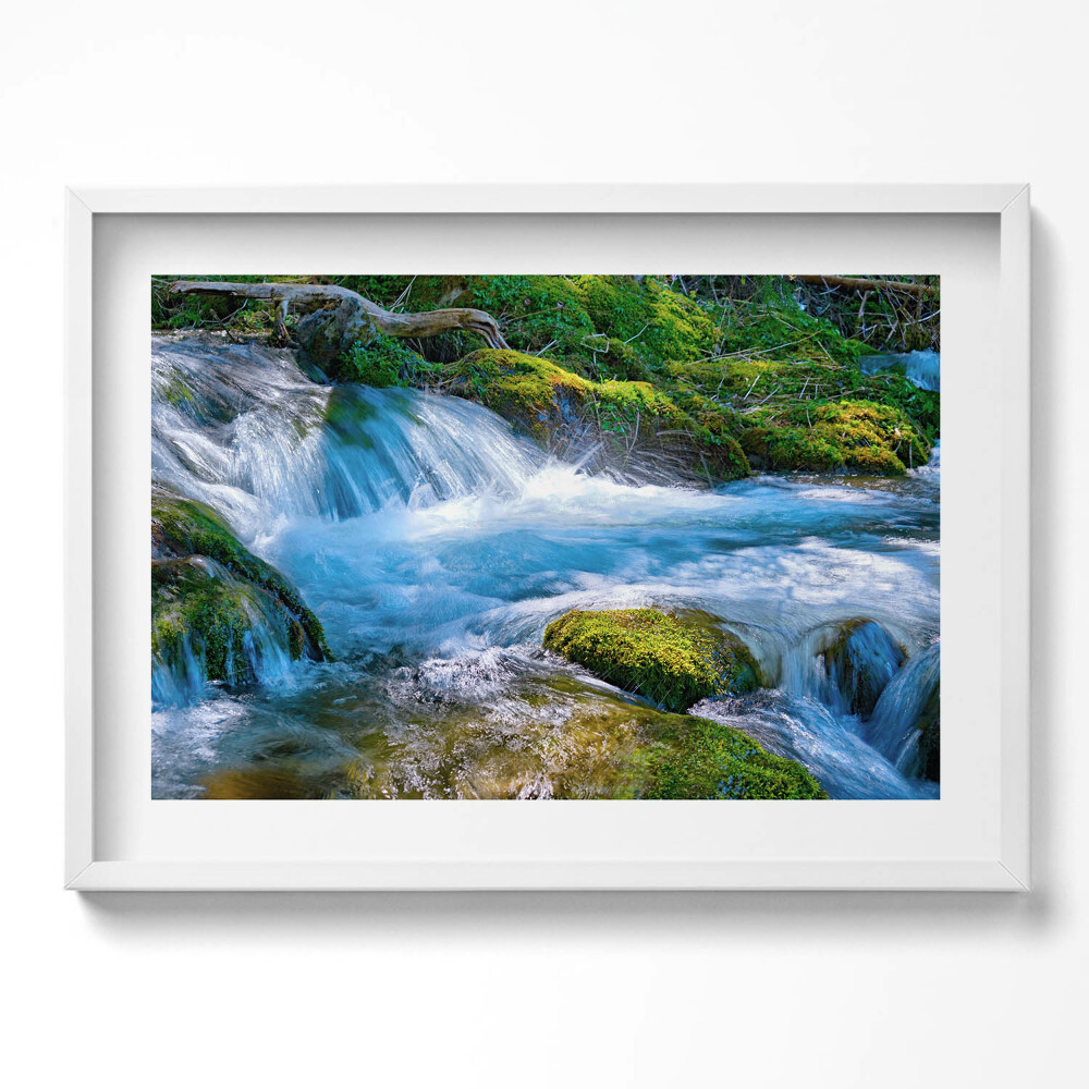 Obraz v rámu moderní Zurčící potok v lese