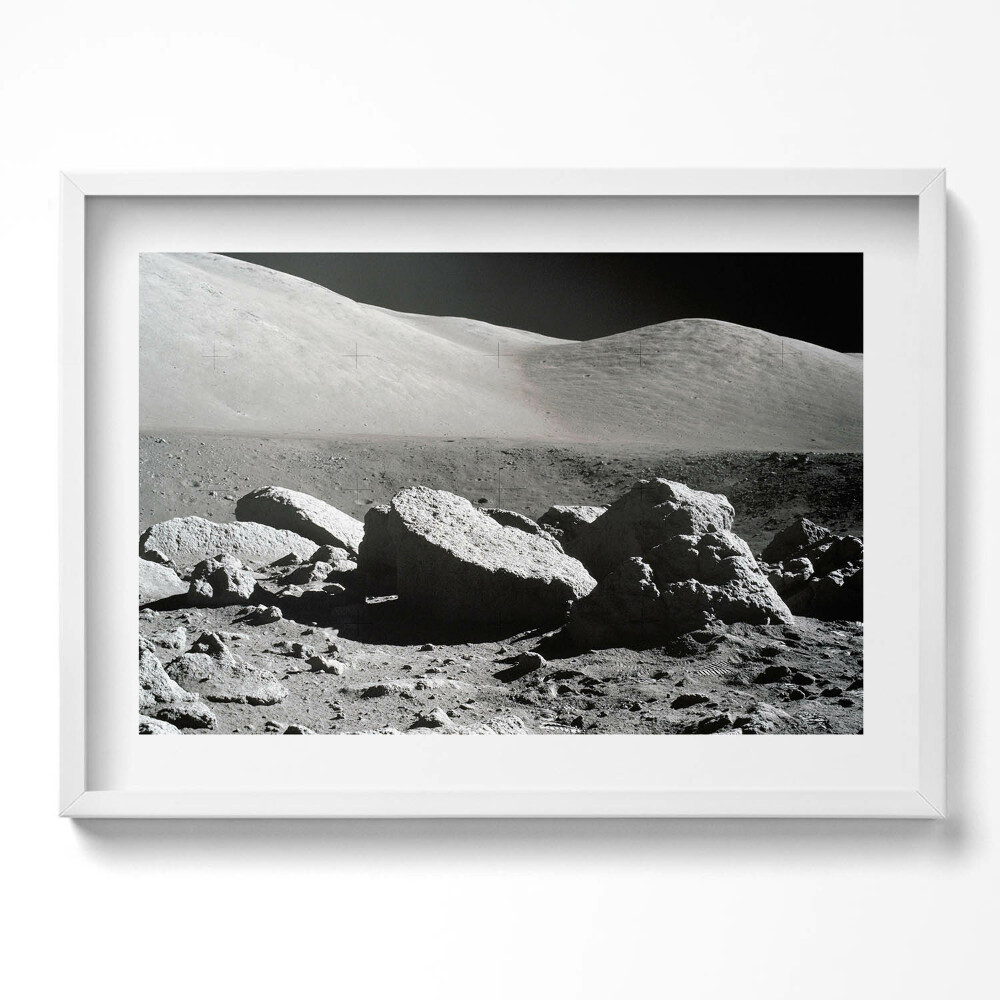 Obraz v rámu moderní NASA fotografie kamenů na Měsíci