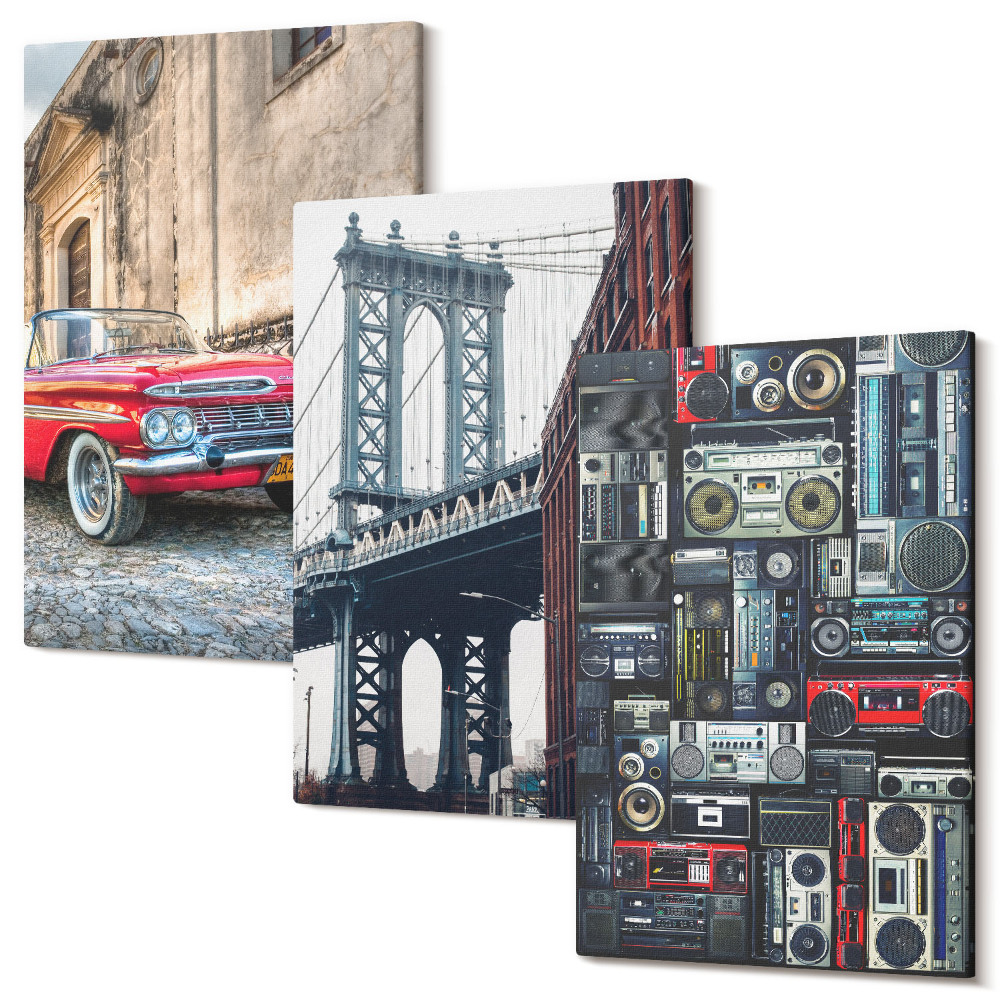 Sada obrazů triptych Staré auto na ulici poblíž Brooklyn Bridge a retro audio zařízení