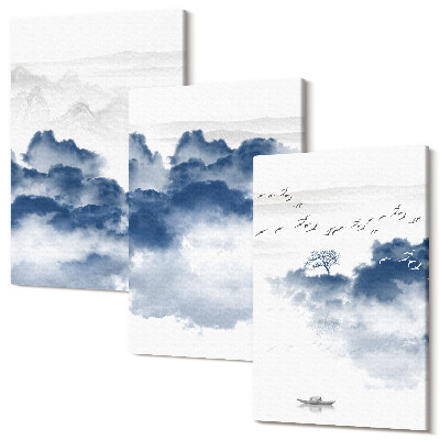 Sada obrazů triptych Oblačné hory se stromy a ptáky v pozadí