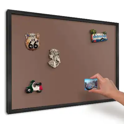 Magnetická tabule v elegantní teplé hnědé barvě