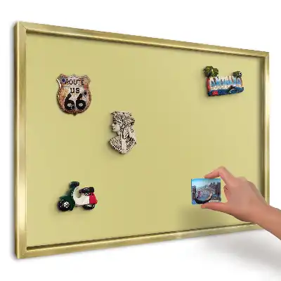 Minimalistická magnetická tabule v intenzivní žluté barvě