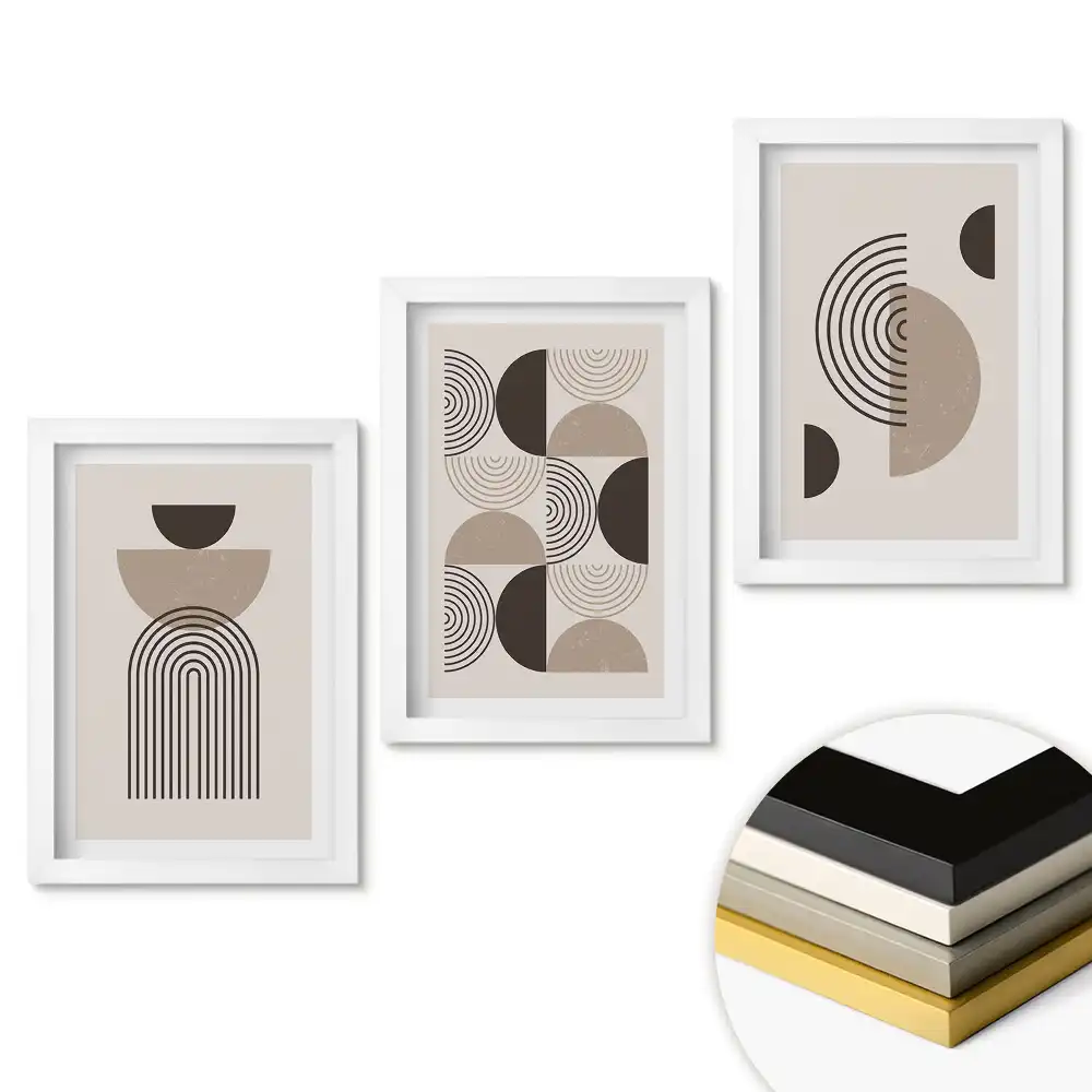 Triptych v rámu s abstraktními tvary v minimalistickém stylu