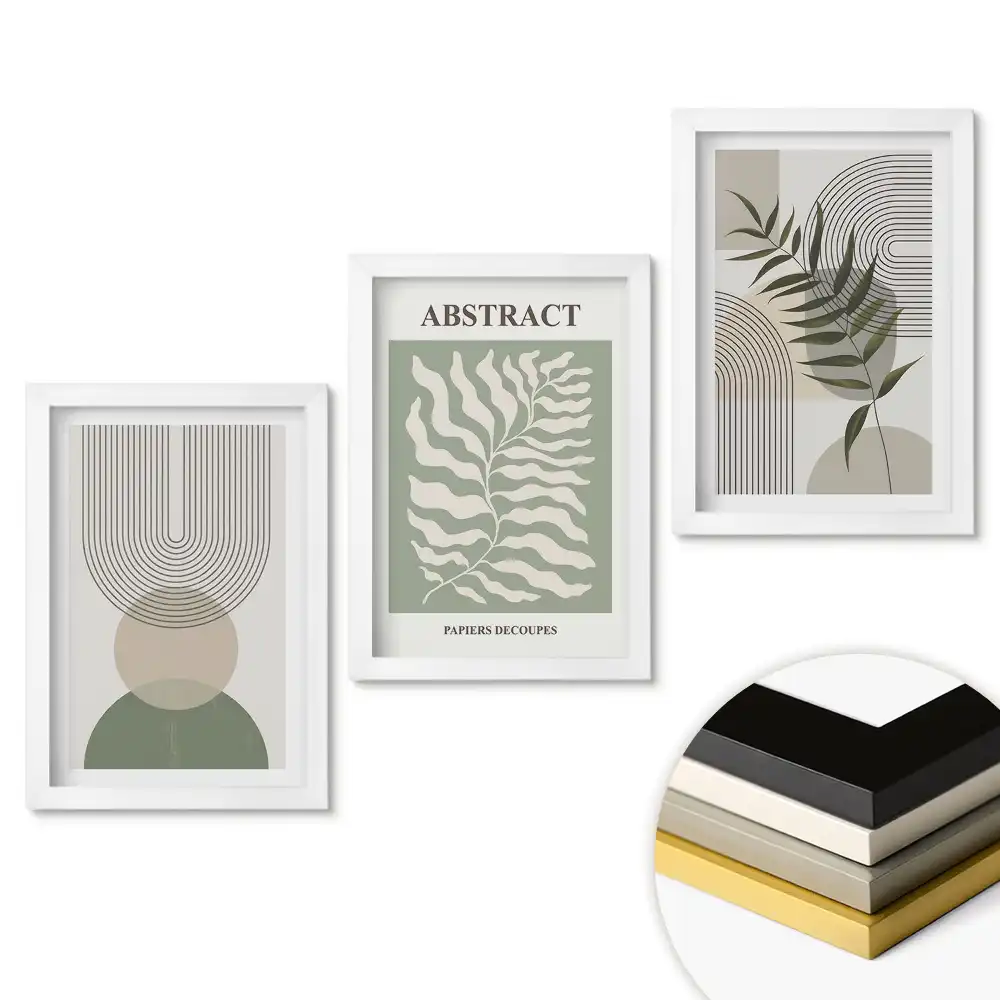 Triptych v rámu s abstraktní kompozicí v jemných barvách