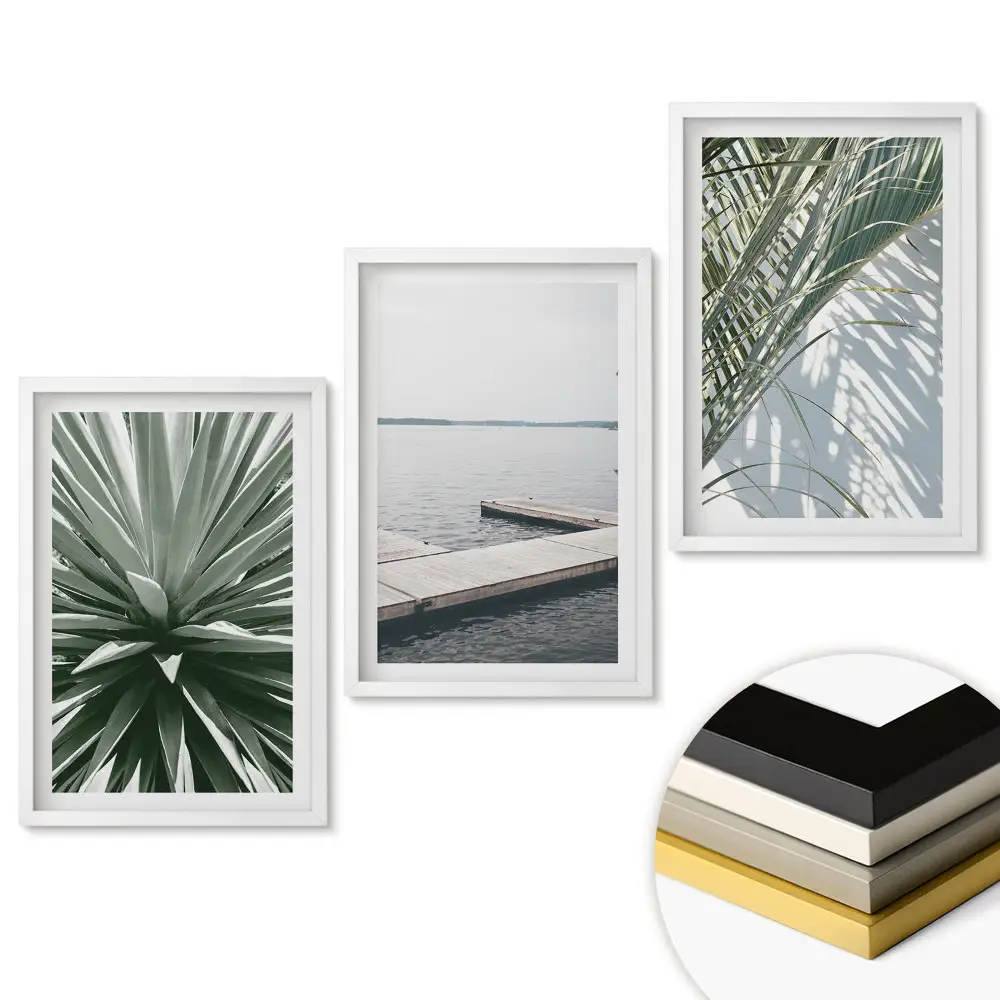 Triptych v rámu se zelenými akcenty v minimalistickém stylu