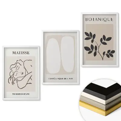 Moderní triptych v rámu s minimalistickou grafikou