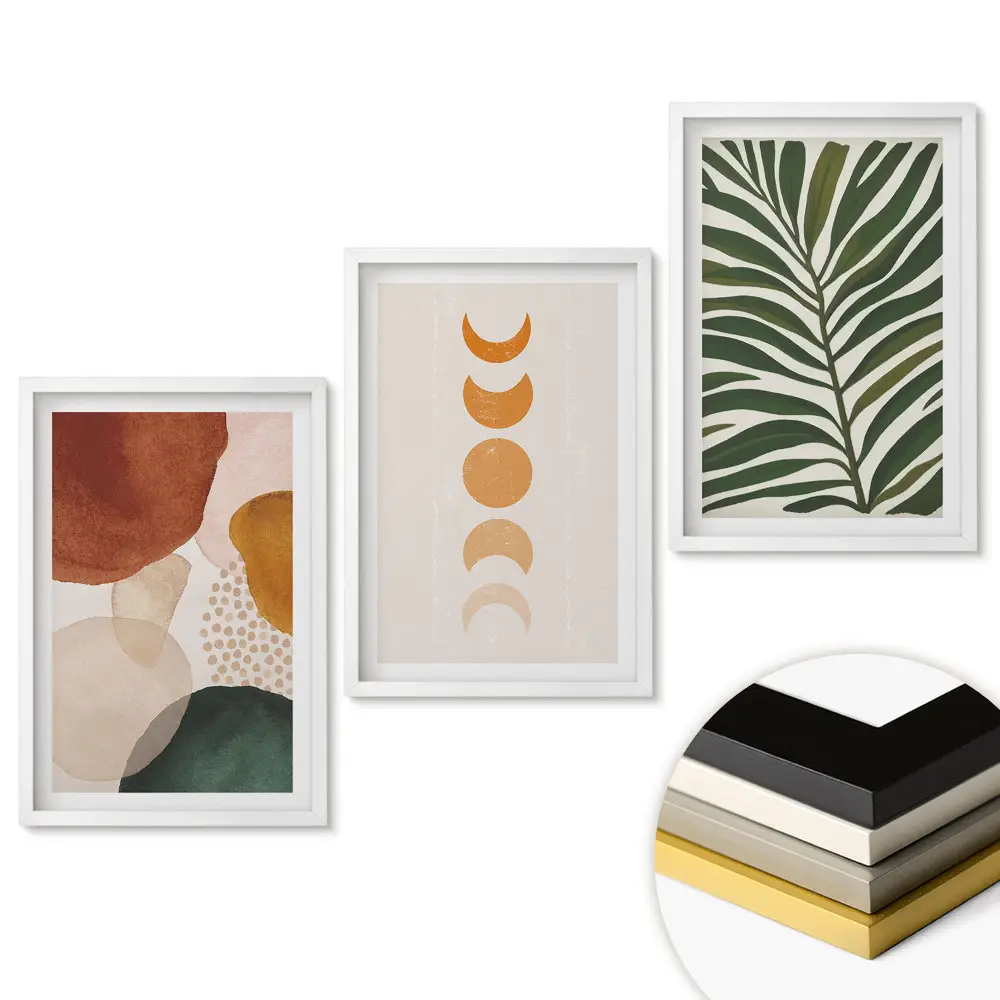 Triptych v rámu s abstraktními tvary a přírodními motivy