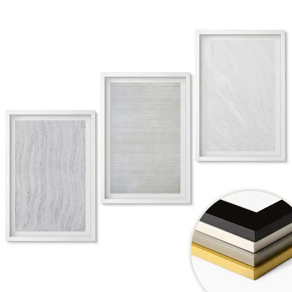 Minimalistický triptych v rámu s monochromatickými vzory