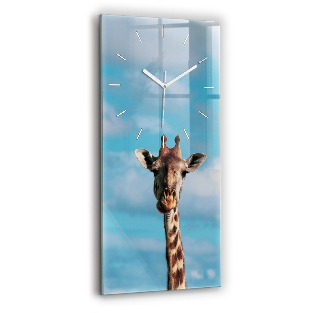 Skleněné hodiny na zed vertikální Hlava žirafy na pozadí oblohy